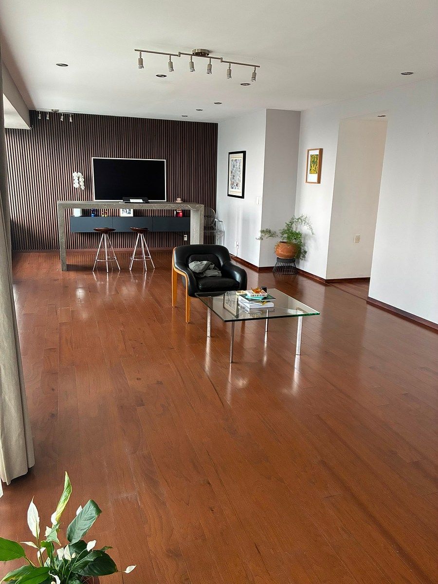 Departamento en renta en Avenida Santa Fe – 131 m², 1 recámara y 2 estacionamientos